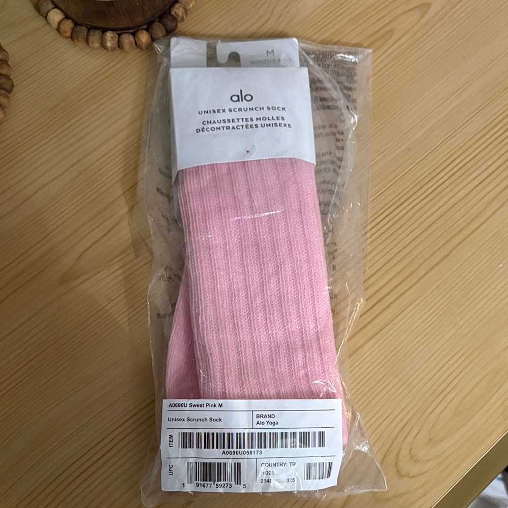 ALO Yoga Unisex Scrunch Sock in Sweet Pink
